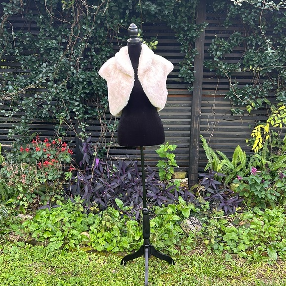 Snowy Faux Fur Bolero M - Picture 9 of 9